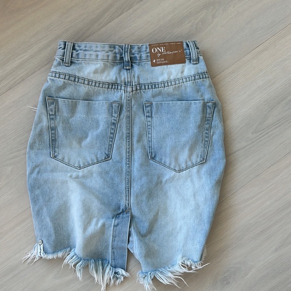 One Teaspoon Denim Distressed Skirt - Picture 3 of 3